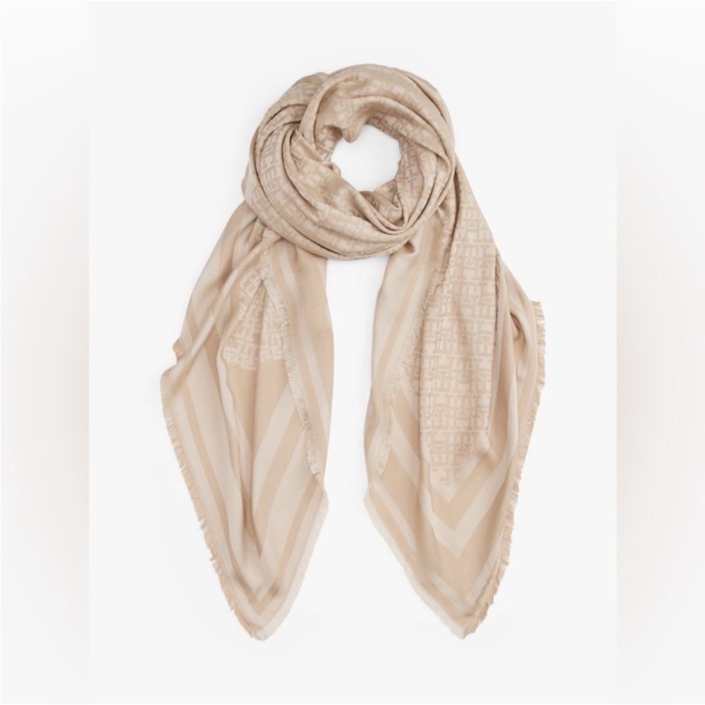 Tommy Hilfiger Elegant Gold Beige Neck Scarf